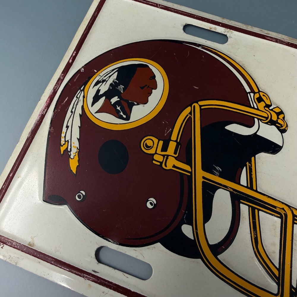 Vtg Washington Redskins NFL Metal License Plate Tag Helmet Logo Burgundy White - Picture 3 of 10